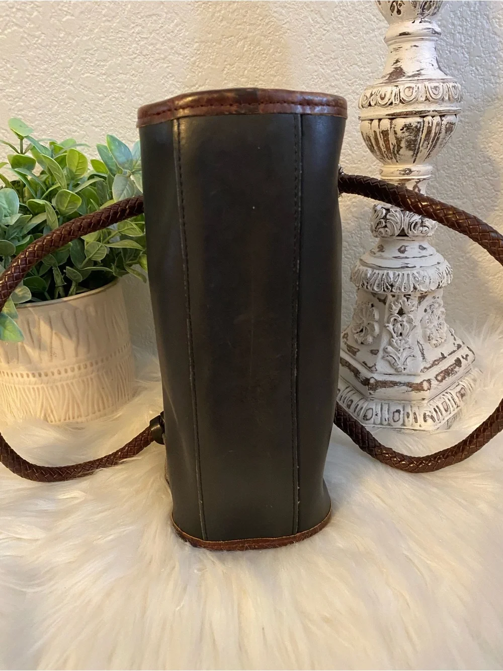 vintage Brighton doctor’s satchel features a structured two-tone design